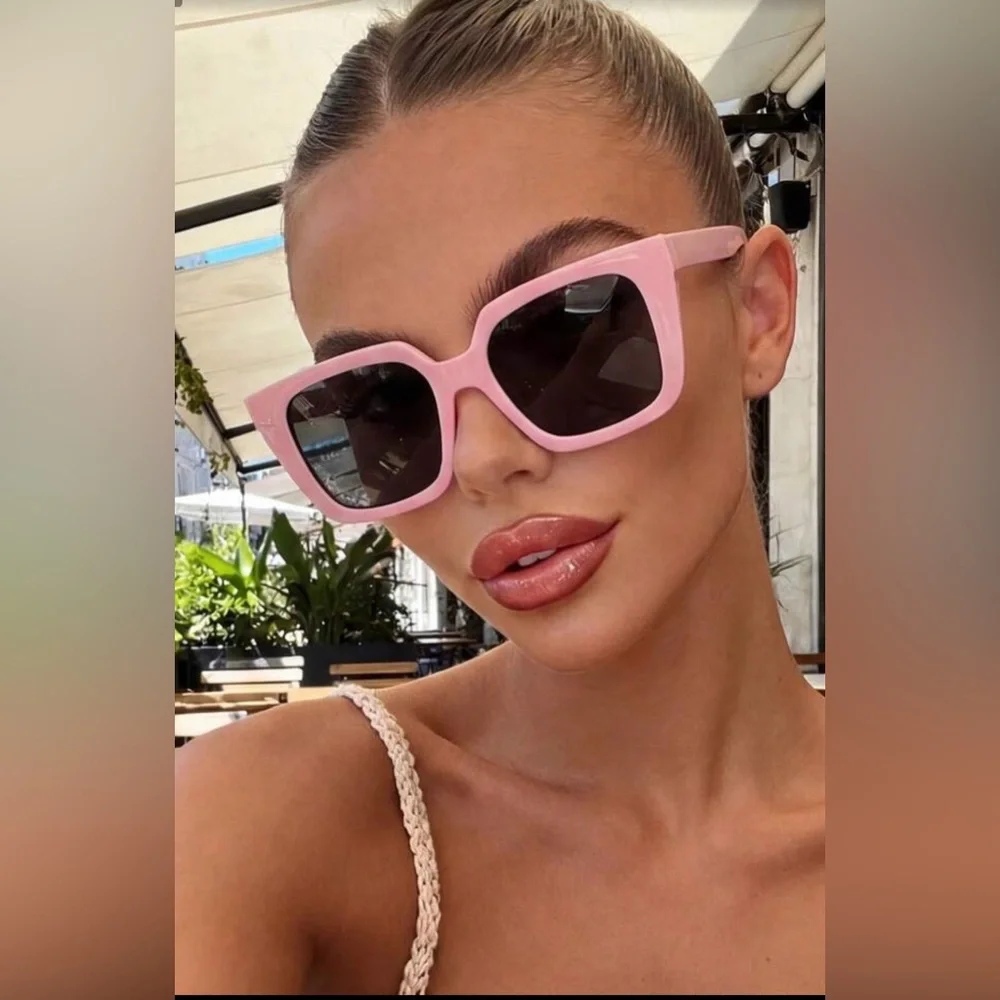 NEW! Baby-Pink Square Sunglasses *ELLE*